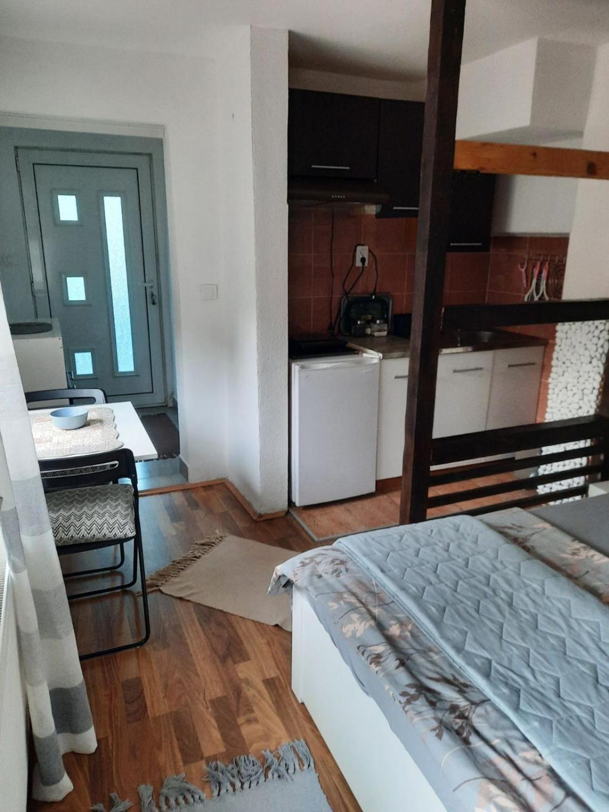 Apartmani Biljana Lazic Vrnjačka Banja Kültér fotó